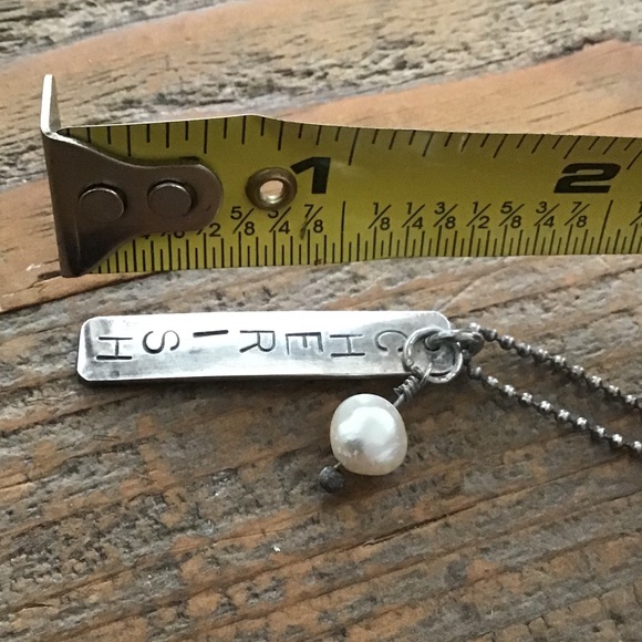 CHERISH DogTag necklace. silver with a pearl. - Picture 5 of 8